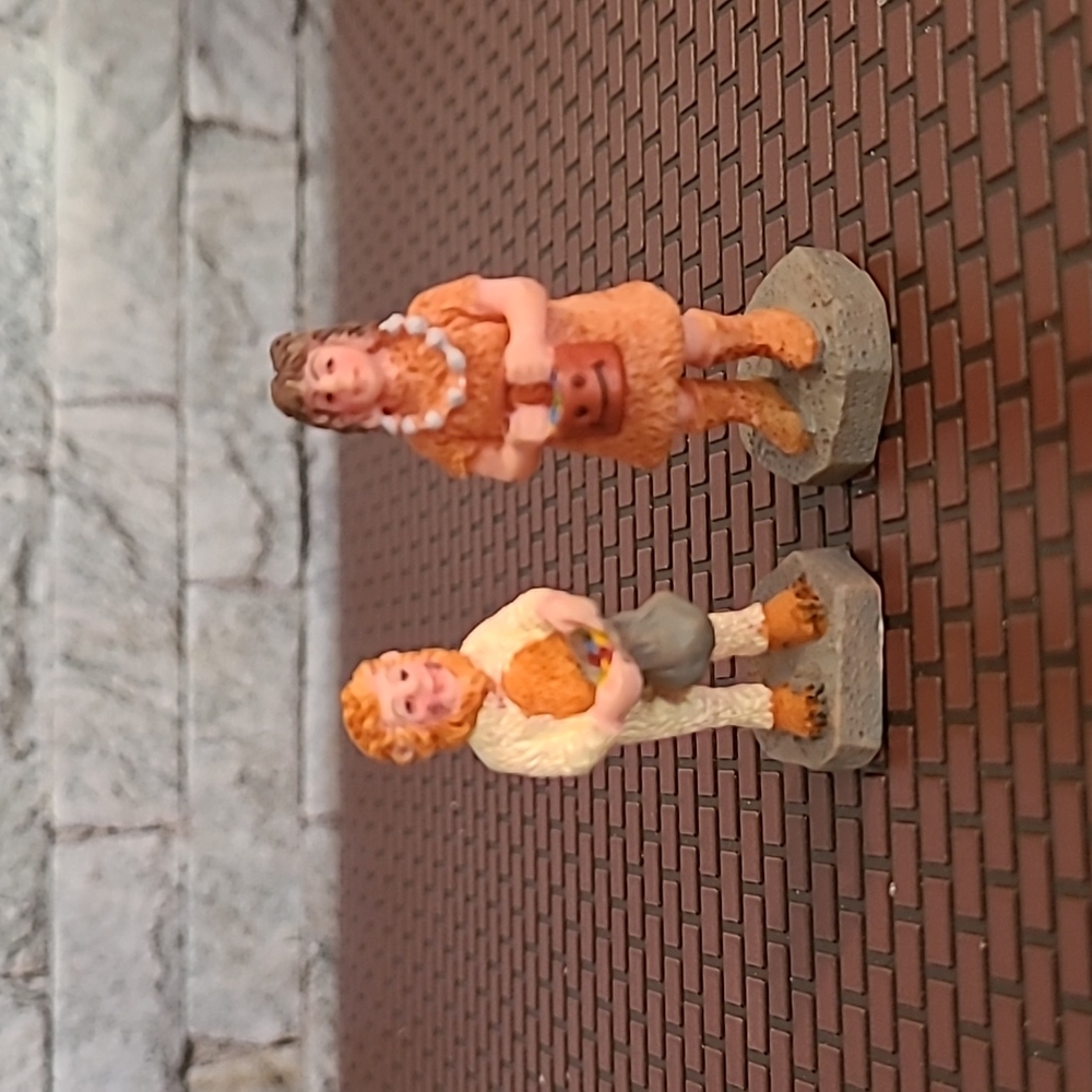 Pumpkin Hollow Lion & Caveman Halloween Trick Or Treaters 280-3856